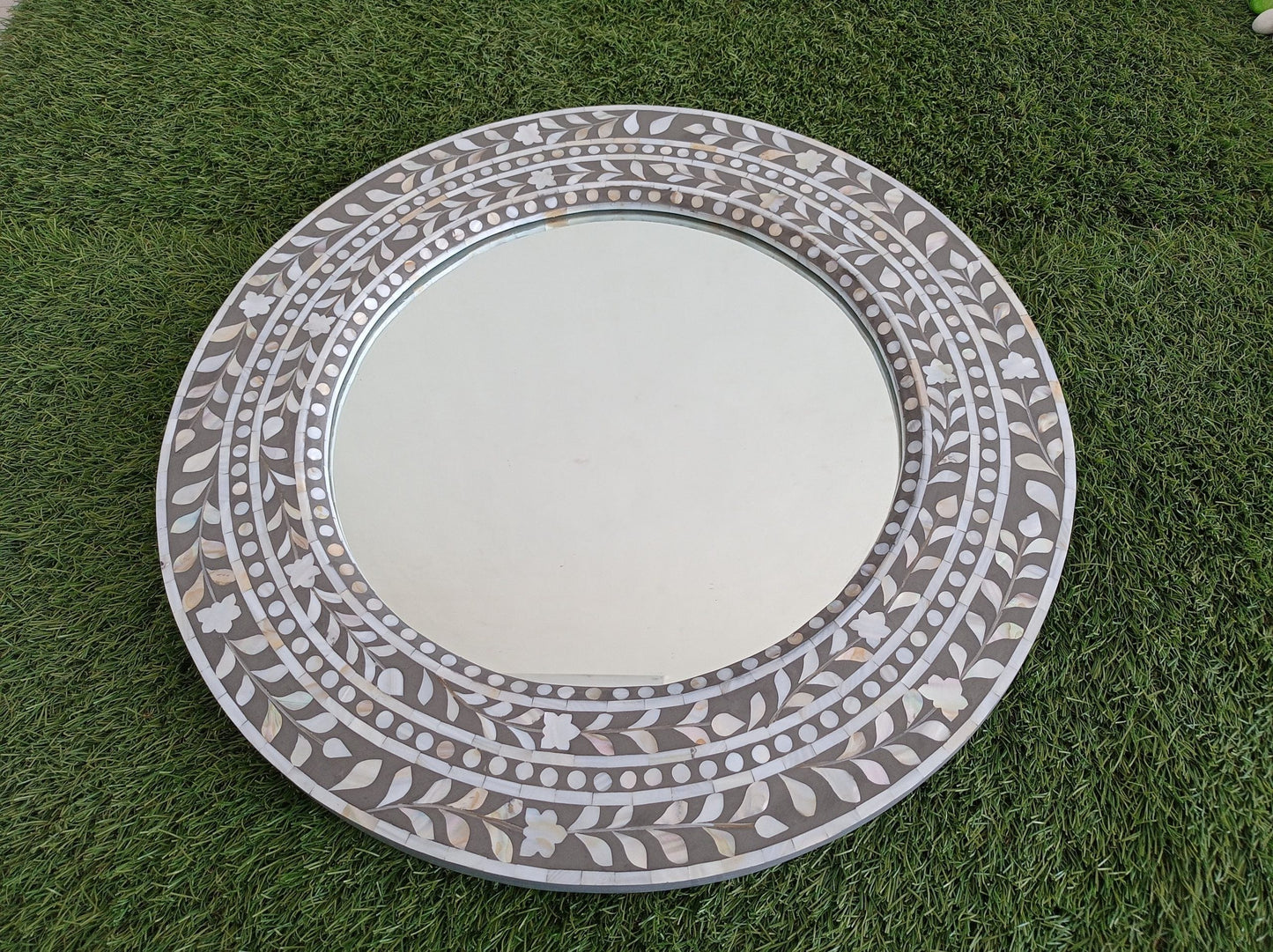 Handmade Customized Mother of Pearl Round Mirror Frame