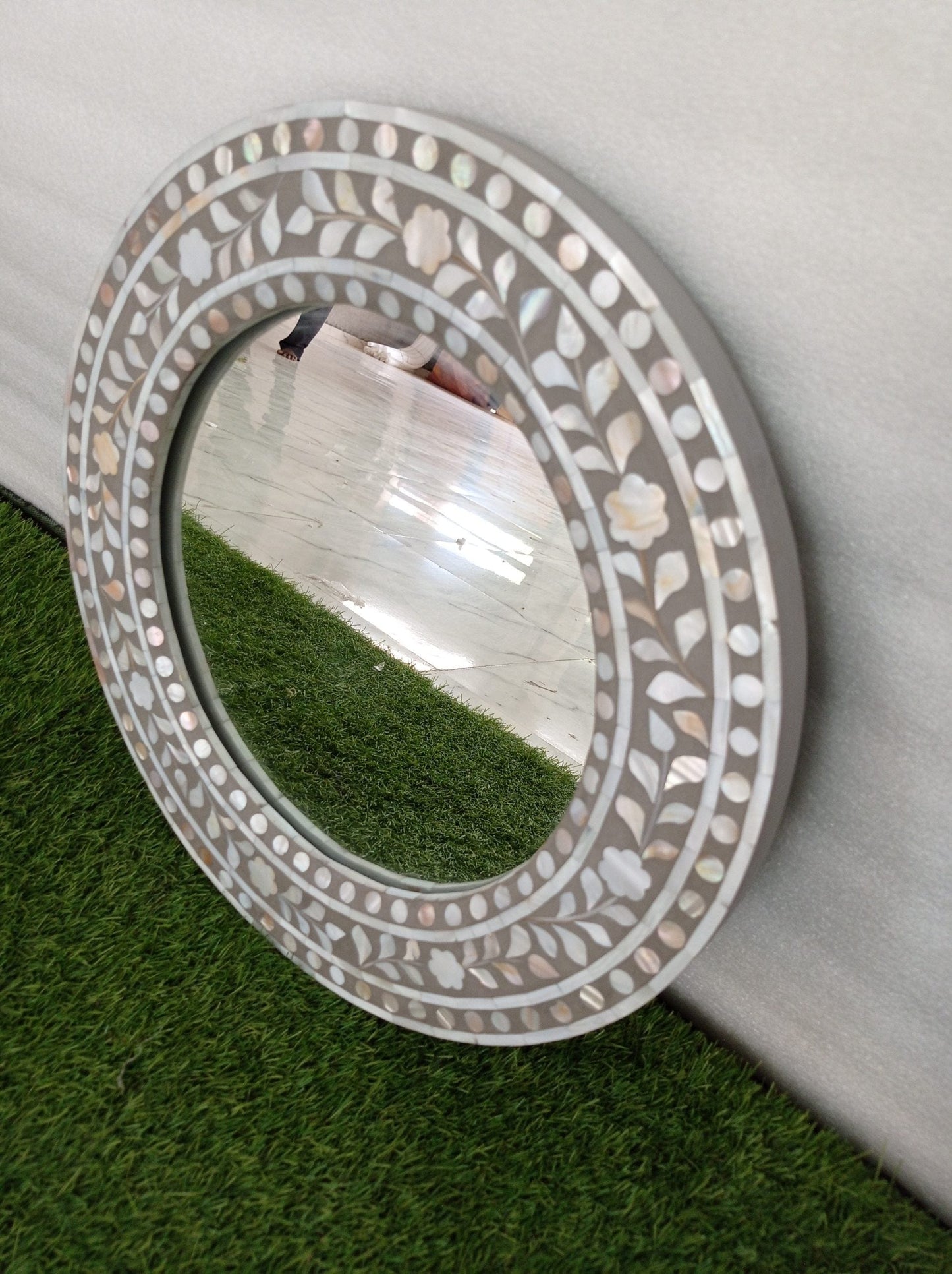 Handmade Customized Mother of Pearl Round Mirror Frame