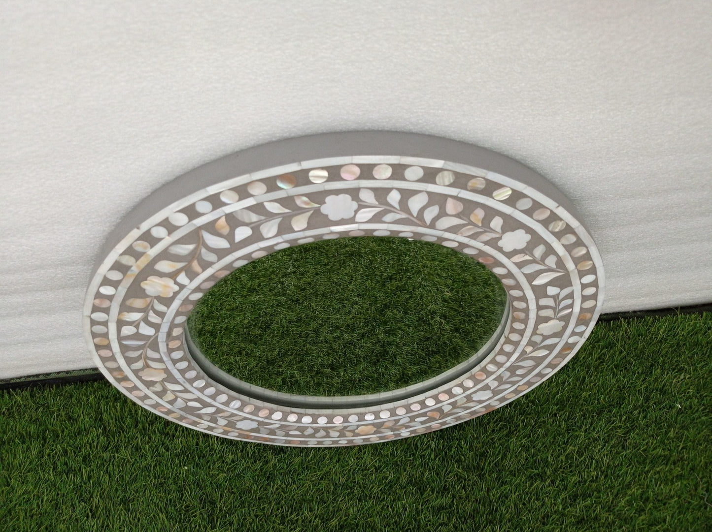 Handmade Customized Mother of Pearl Round Mirror Frame