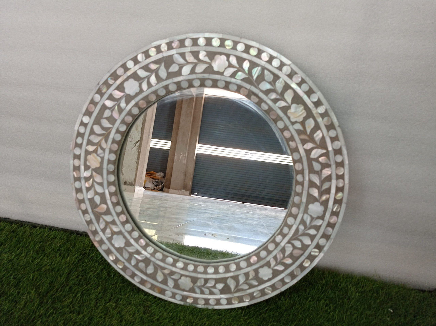 Handmade Customized Mother of Pearl Round Mirror Frame