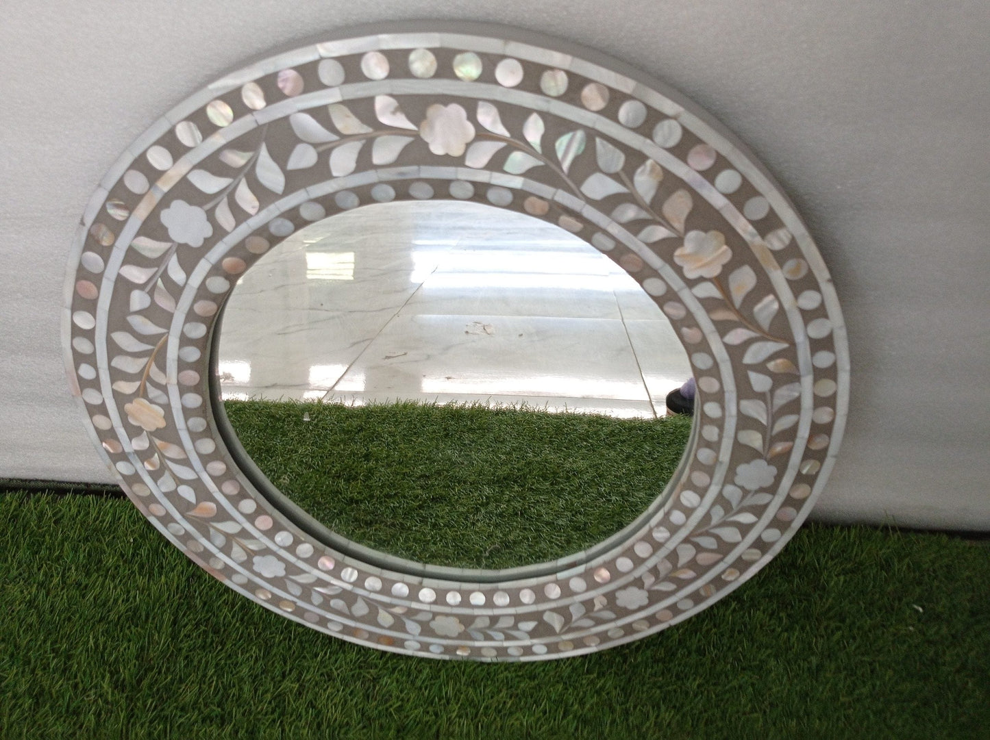 Handmade Customized Mother of Pearl Round Mirror Frame
