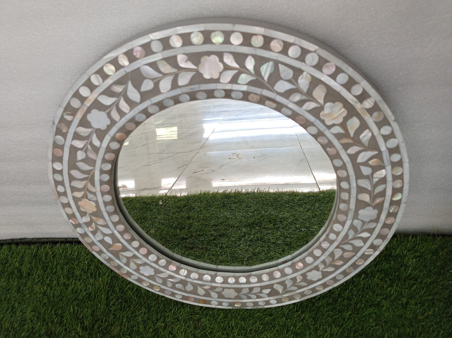 Handmade Customized Mother of Pearl Round Mirror Frame